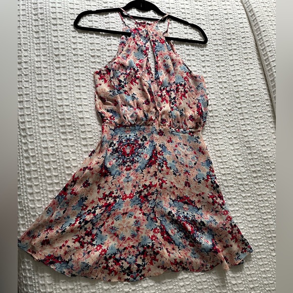 Flirty Silk Summer Dress - Picture 5 of 8